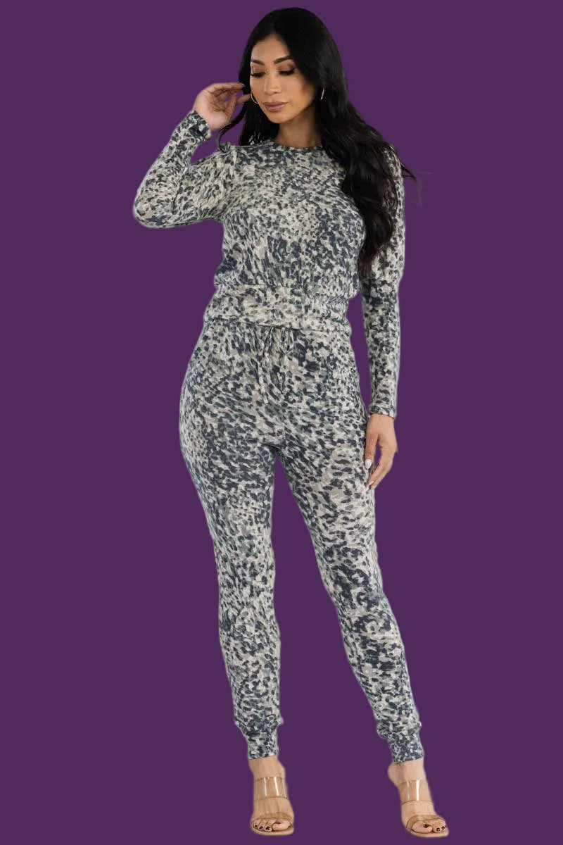 CAMO - 2 PC Top & Jogger Set